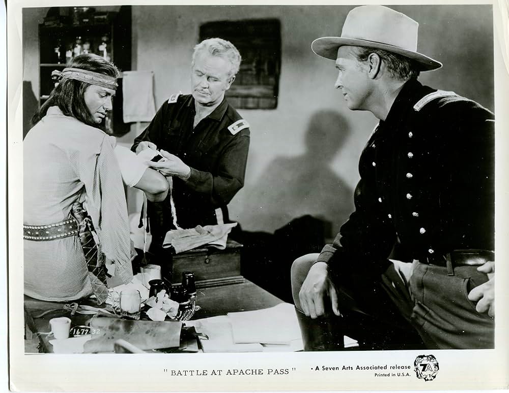 アパッチ峠の闘いの画像