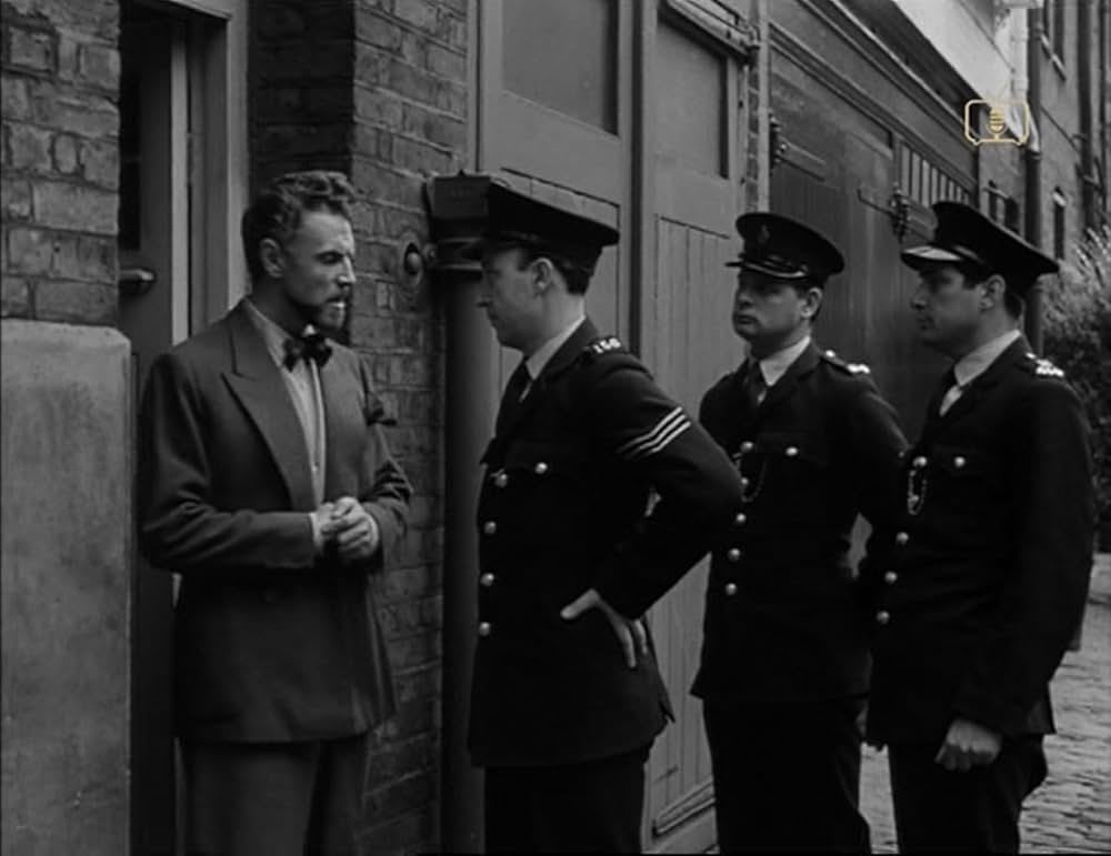 無言の目撃者の画像