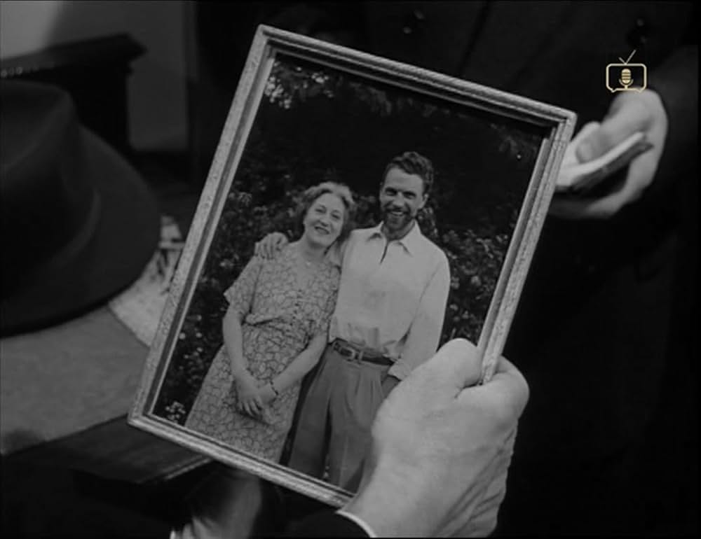 無言の目撃者の画像