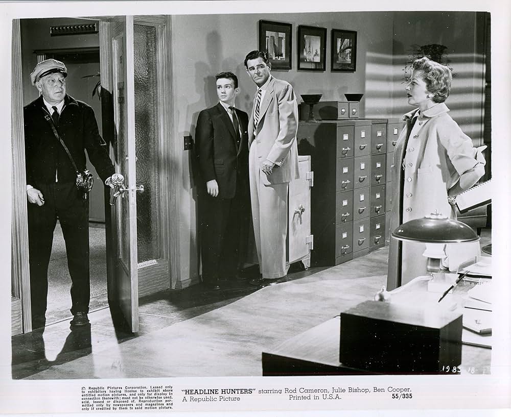 特ダネを追えの画像