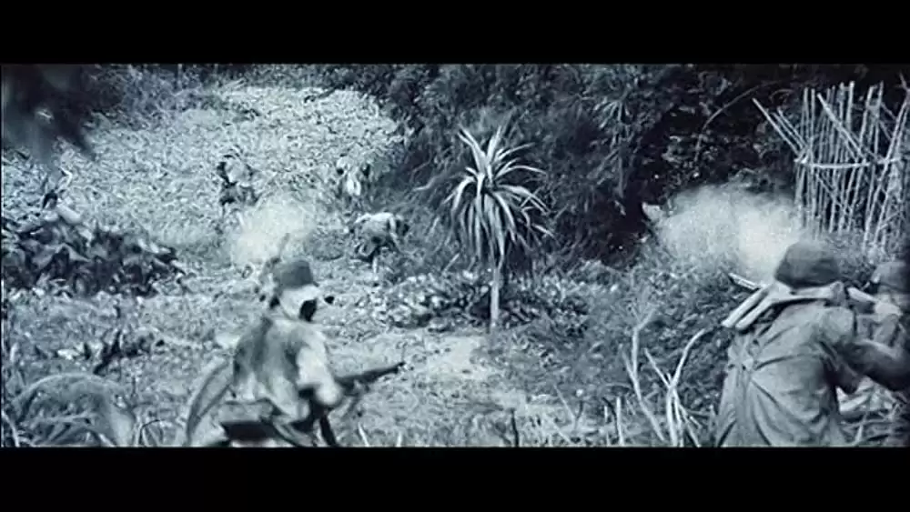 軍旗はためく下にの画像