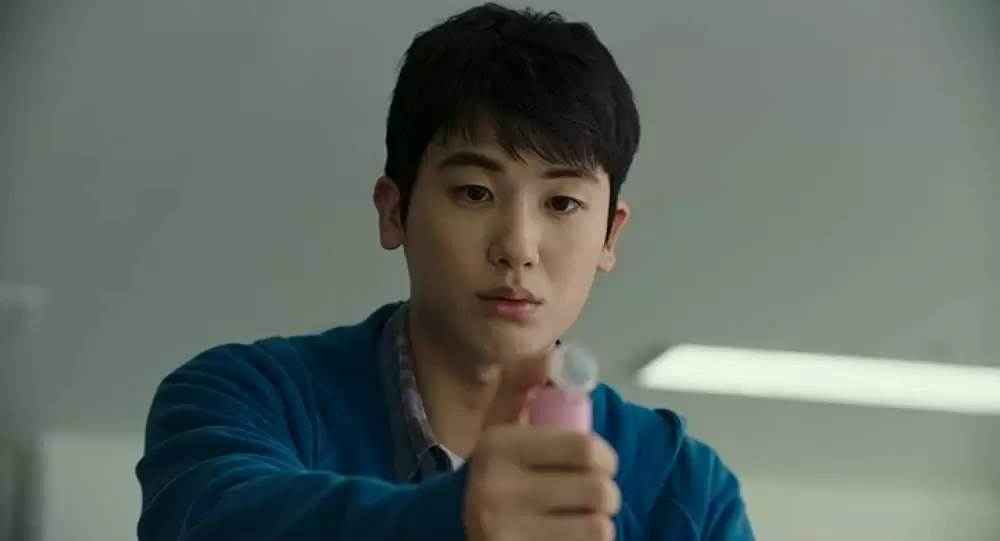 ８番目の男の画像