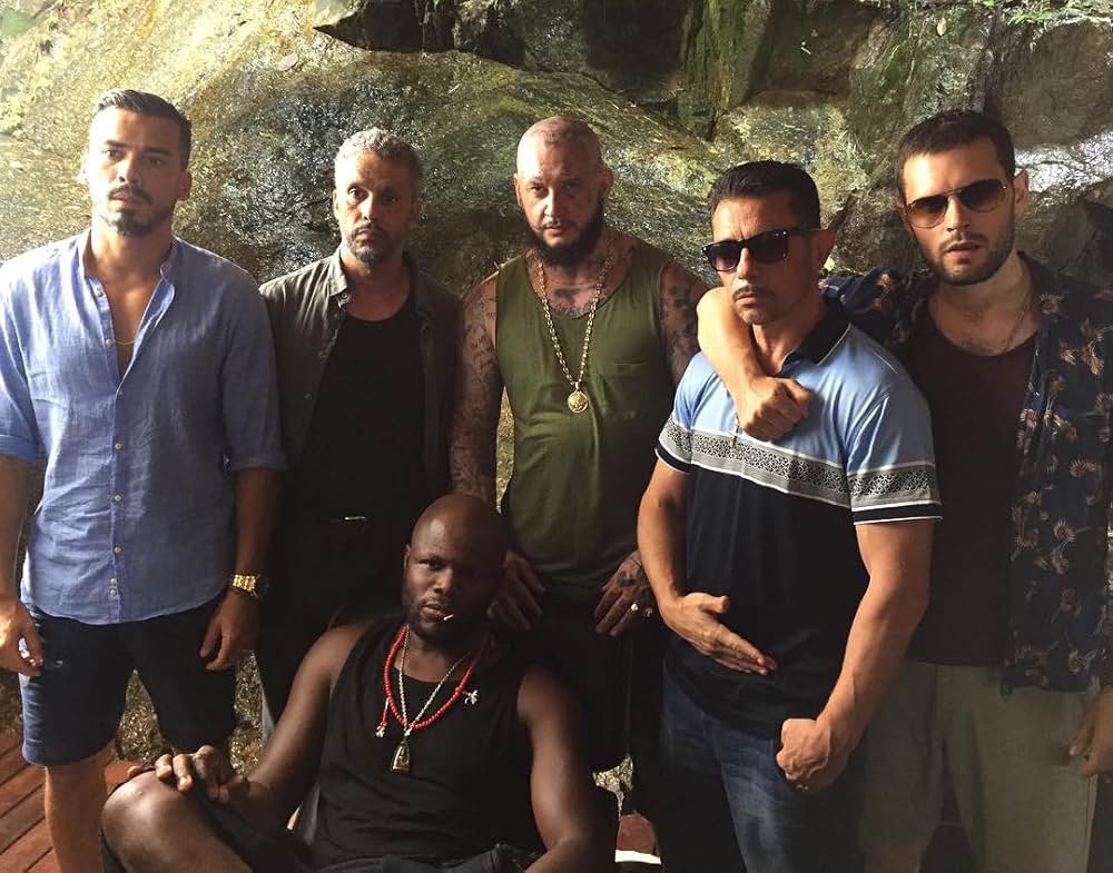 リベンジ・アイランドの画像