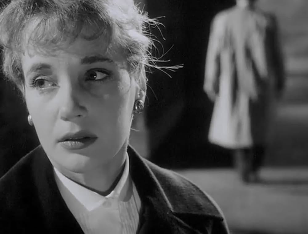 Woman in a Dressing Gown（原題）の画像