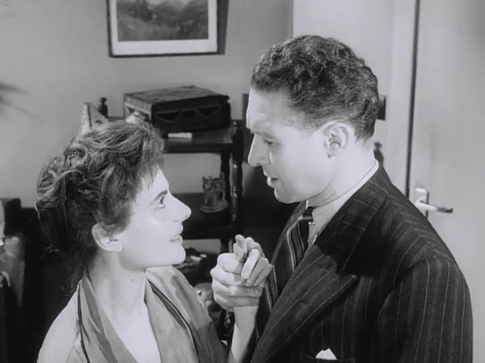 Woman in a Dressing Gown（原題）の画像