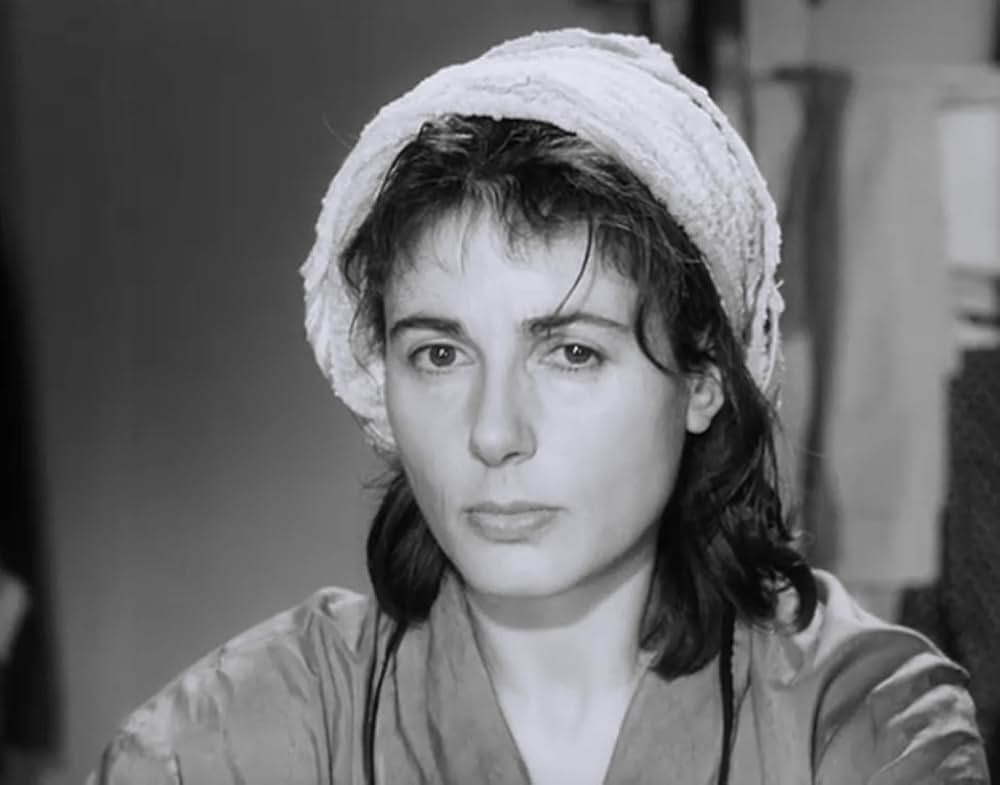 Woman in a Dressing Gown（原題）の画像