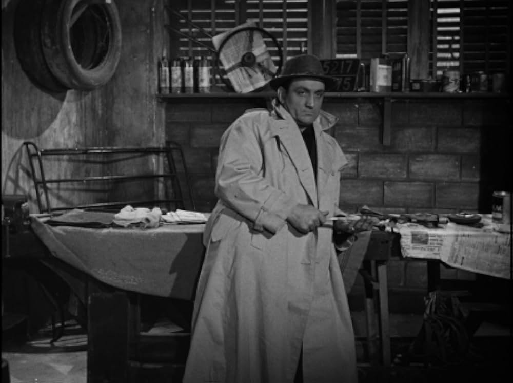 赤い灯をつけるなの画像