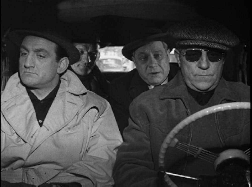 赤い灯をつけるなの画像