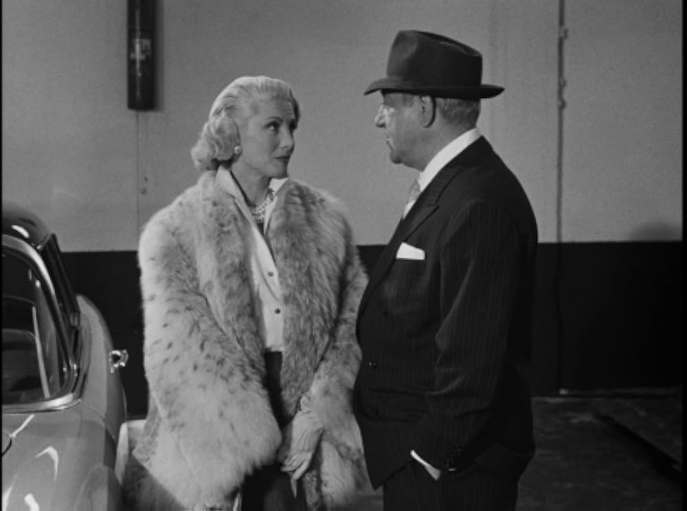 赤い灯をつけるなの画像