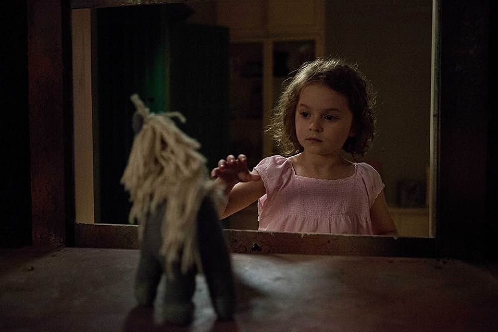 Out of the Dark（原題）の画像