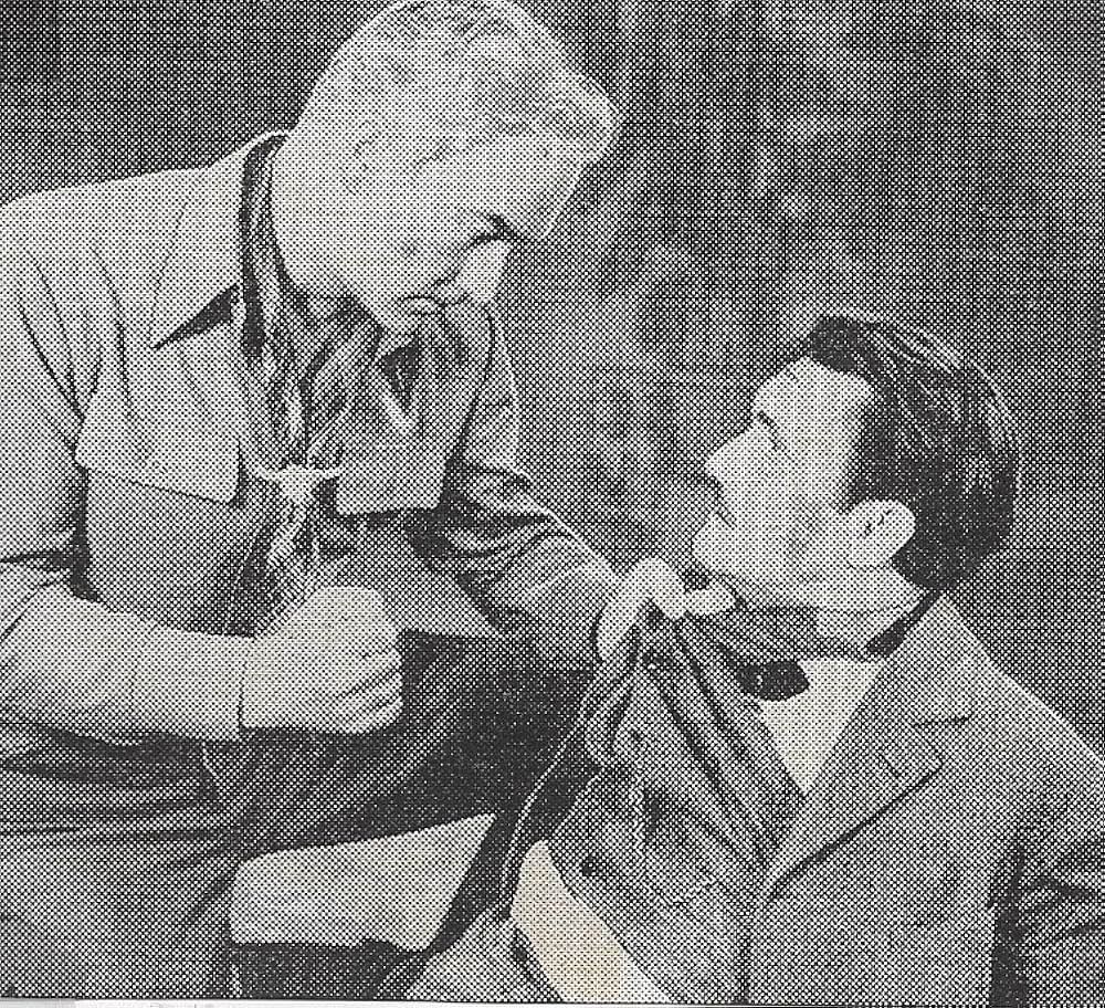 ワシと金鉱の画像