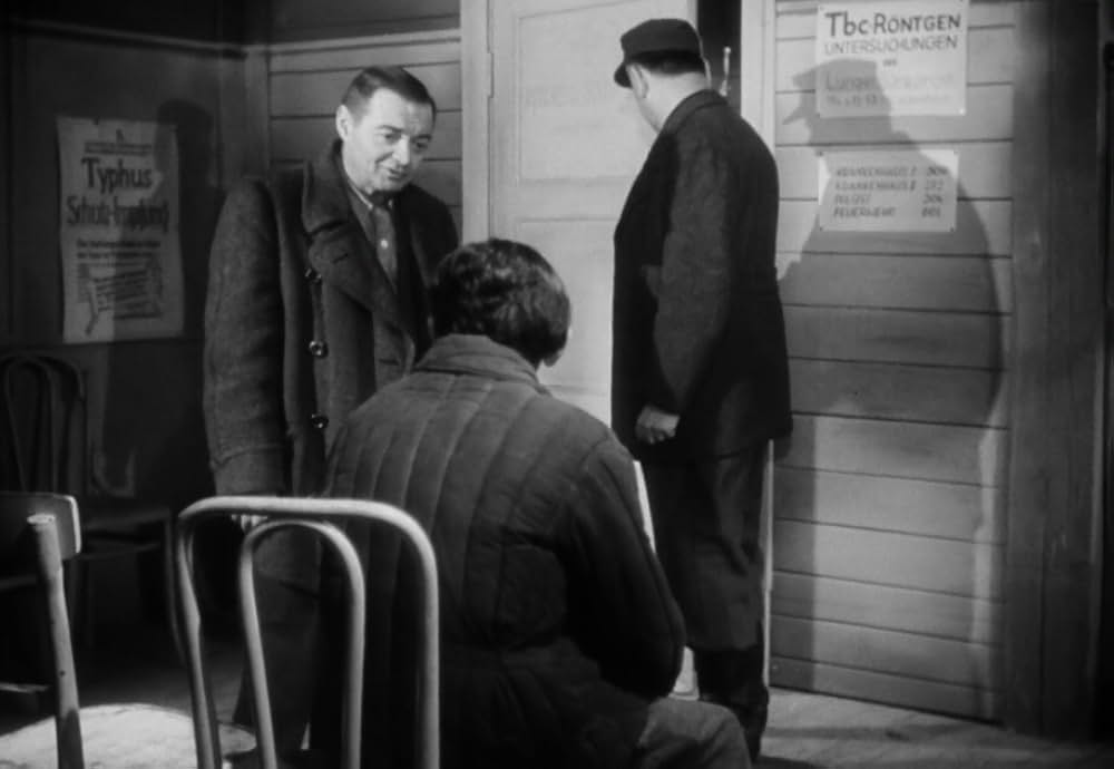 追い詰められた男の画像