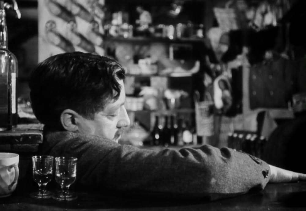 追い詰められた男の画像