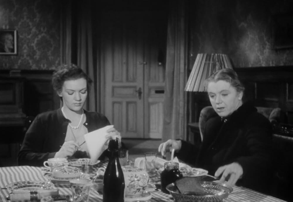 追い詰められた男の画像