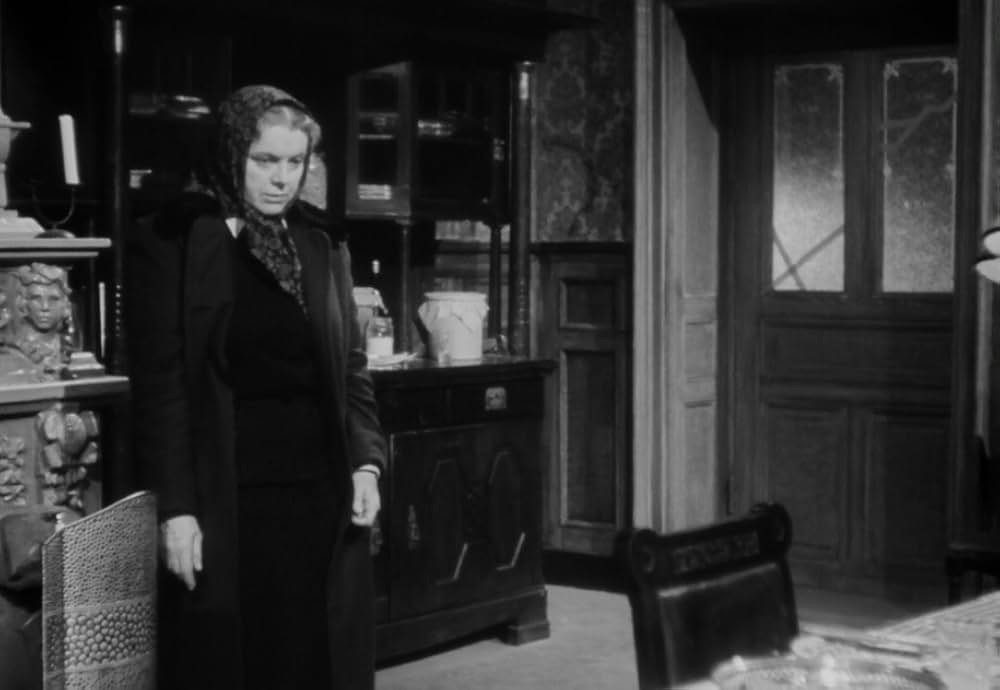 追い詰められた男の画像