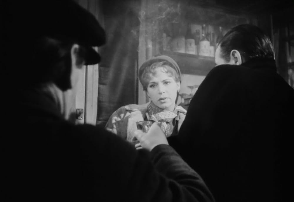 追い詰められた男の画像