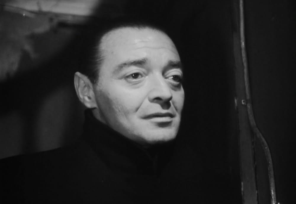 追い詰められた男の画像