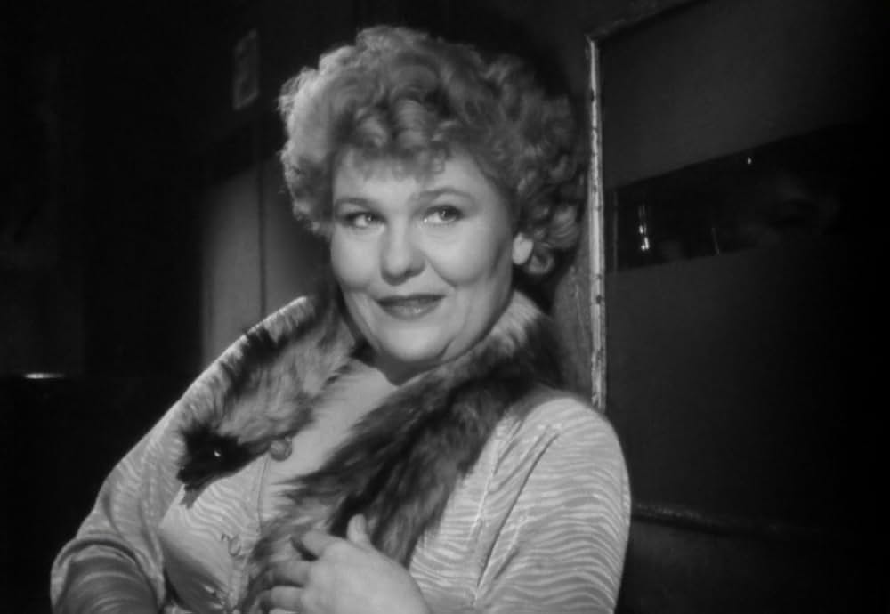 追い詰められた男の画像