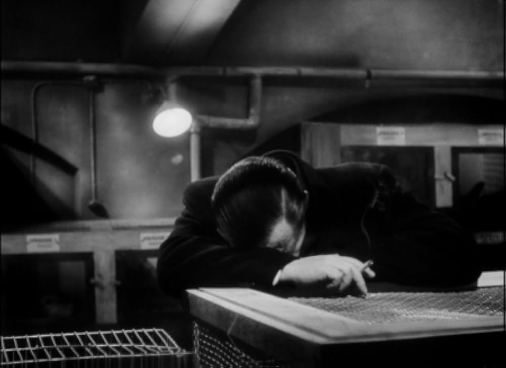 追い詰められた男の画像