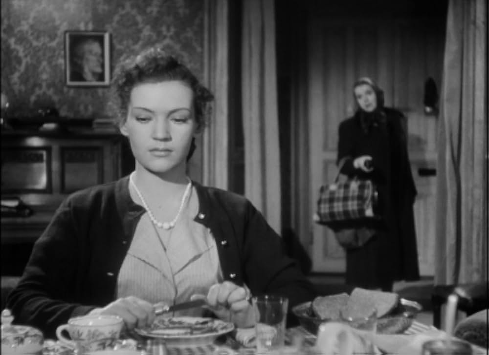 追い詰められた男の画像