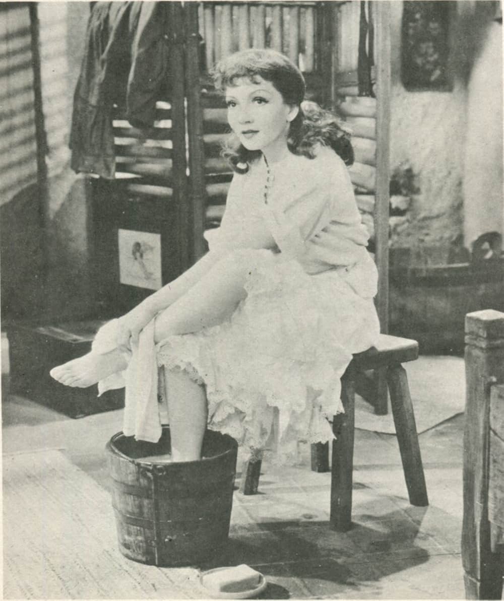 二国旗の下にの画像