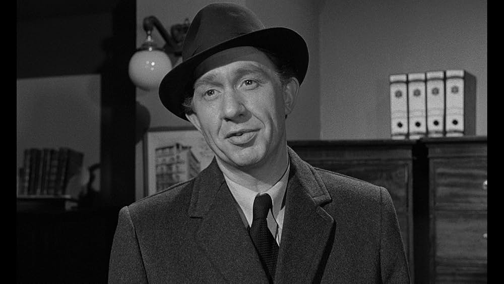 Cash on Demand（原題）の写真