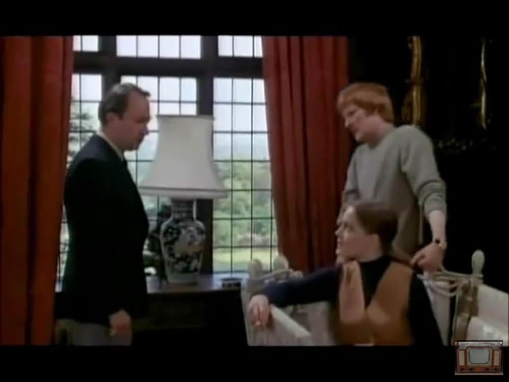 夜明けの舗道の画像