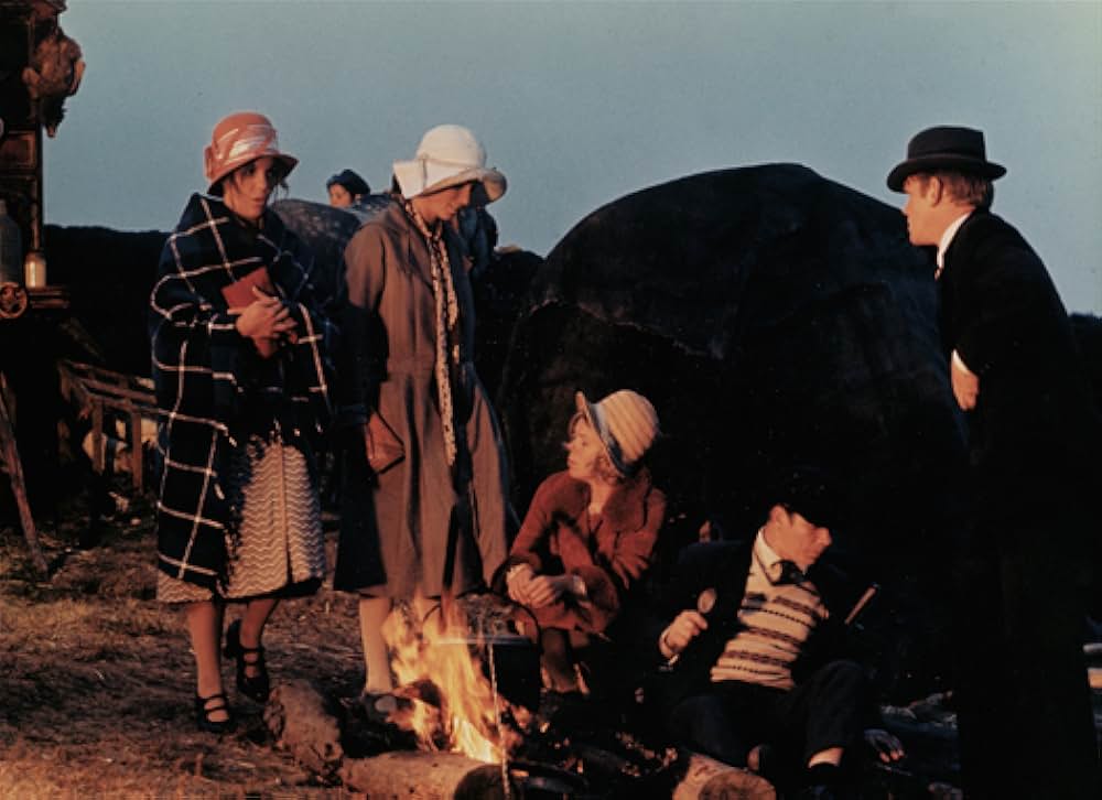 The Virgin and the Gypsy（原題）の画像