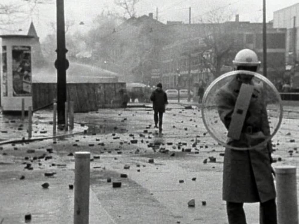 In Gefahr und größter Not bringt der Mittelweg den Tod（原題）の写真