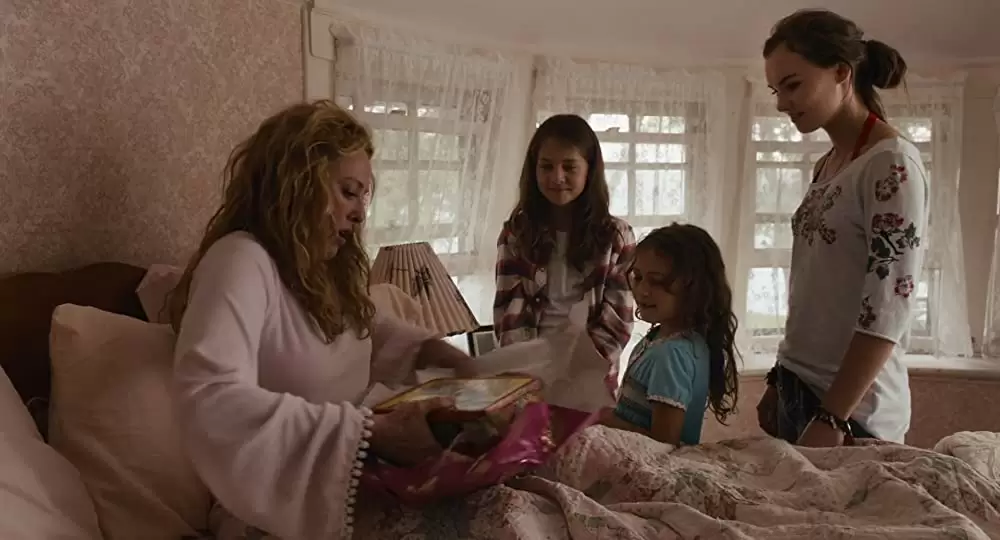 「最高の人生のはじめ方」バージニア・マドセン & マデリン・キャロル & エマ・ファーマン & Nicolette Pieriniの画像