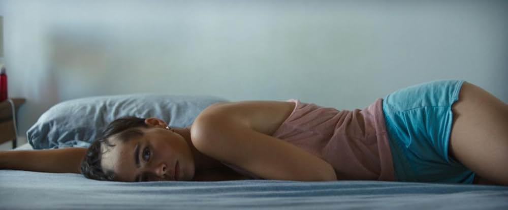 水に浮かんでの画像