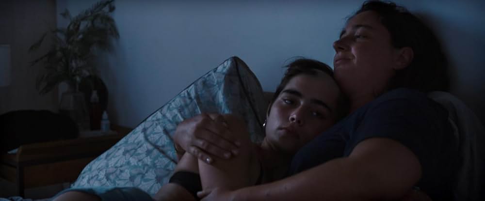 水に浮かんでの画像