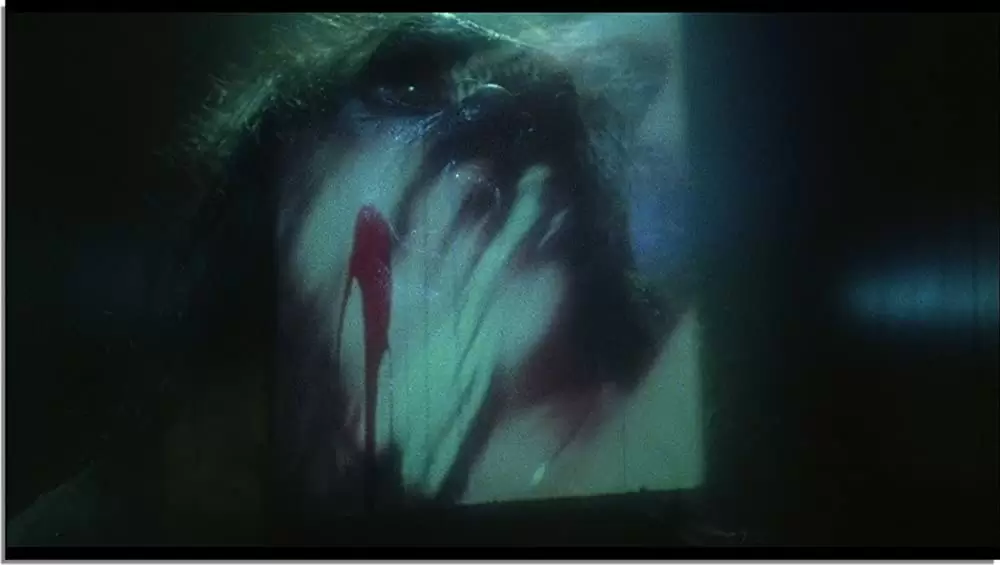 ハウリングの画像