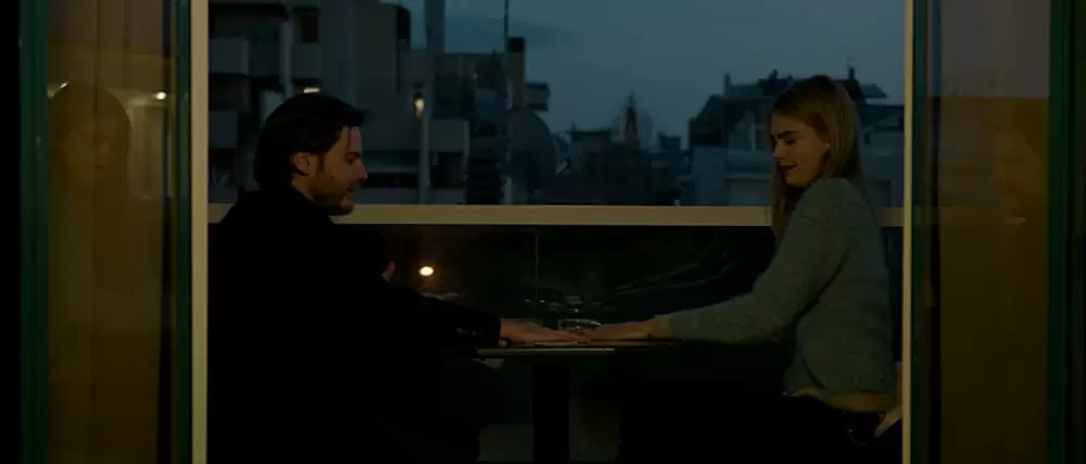 「天使が消えた街」ダニエル・ブリュール & カーラ・デルビーニュの画像