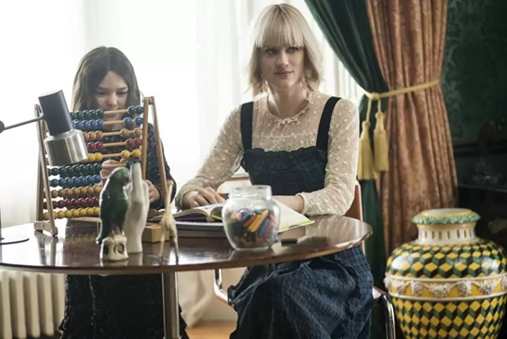 「ザ・ターニング」マッケンジー・デイビス & ブルックリン・プリンスの画像