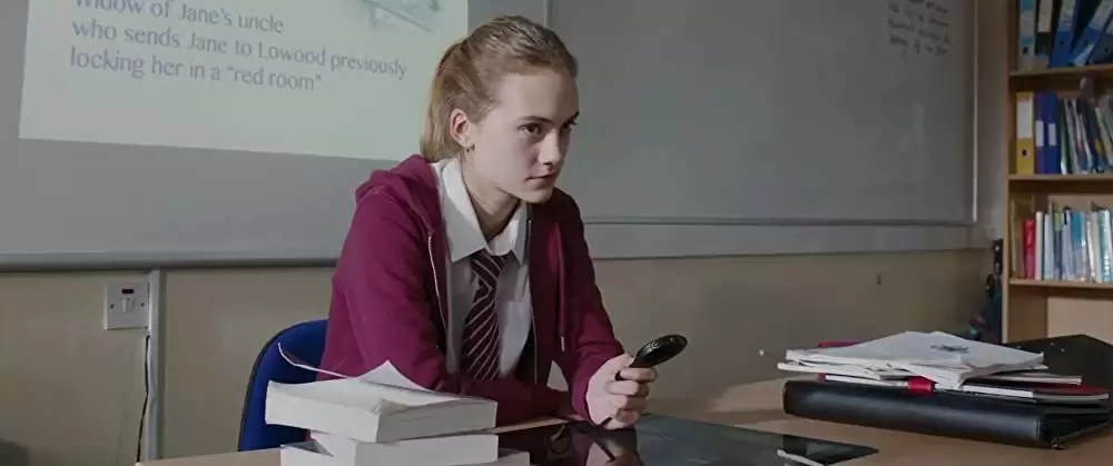 「パグ・アクチュアリー ダメな私のワンダフル・ライフ」エミリア・ジョーンズの画像