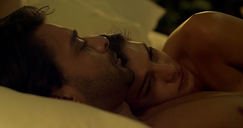 木曜日に抱かれる人妻の画像