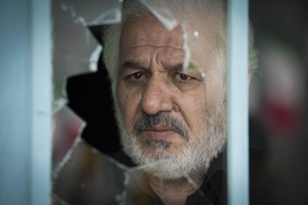 アーザルの画像