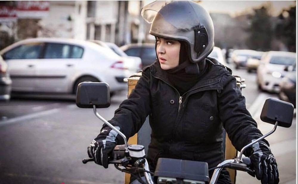 アーザルの画像