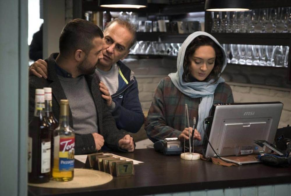 アーザルの画像