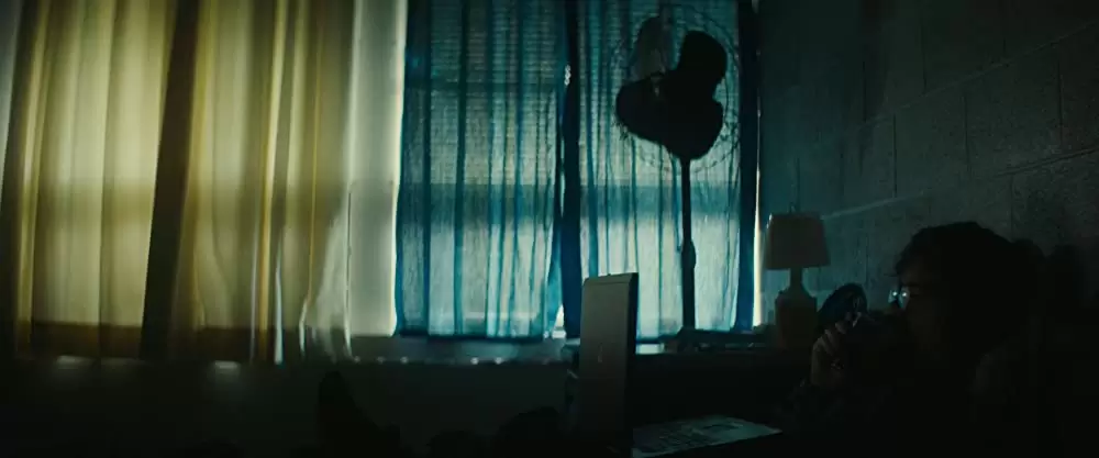 「孤独なふりした世界で」ピーター・ディンクレイジの画像