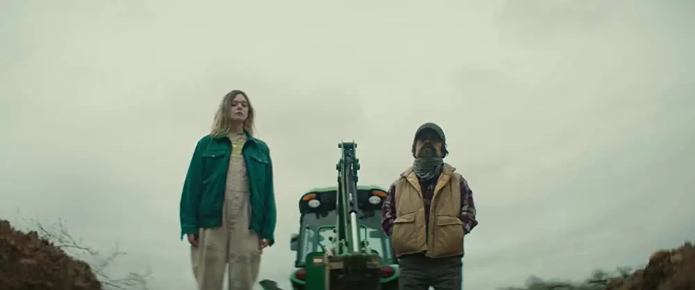 「孤独なふりした世界で」ピーター・ディンクレイジ & エル・ファニングの画像