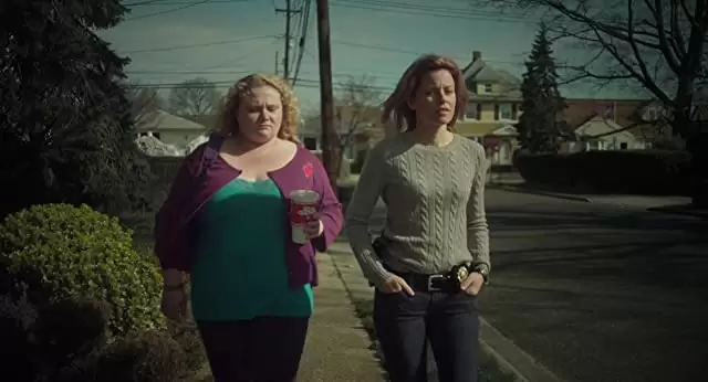 「シークレット・デイ あの日、少女たちは赤ん坊を殺した」エリザベス・バンクス & ダニエル・マクドナルドの画像