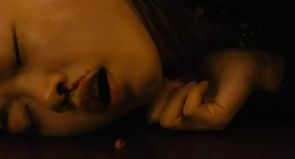 アンダー・ユア・ベッドの画像