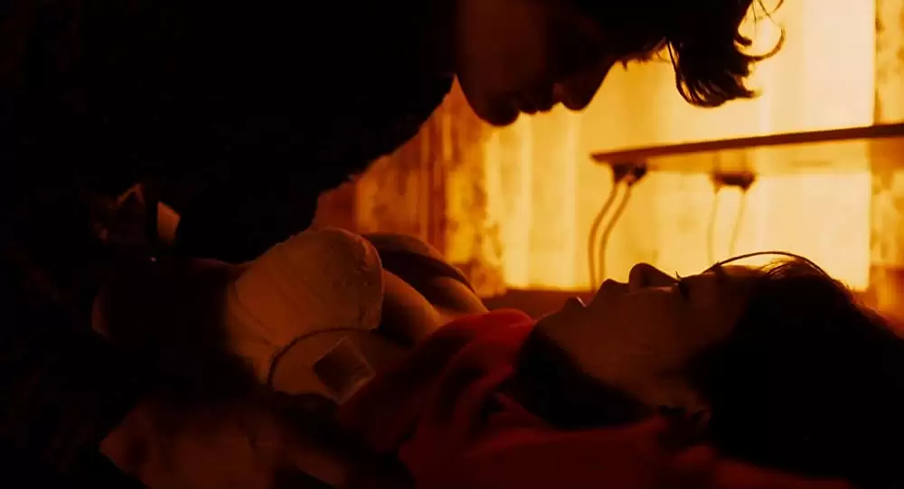 アンダー・ユア・ベッドの画像