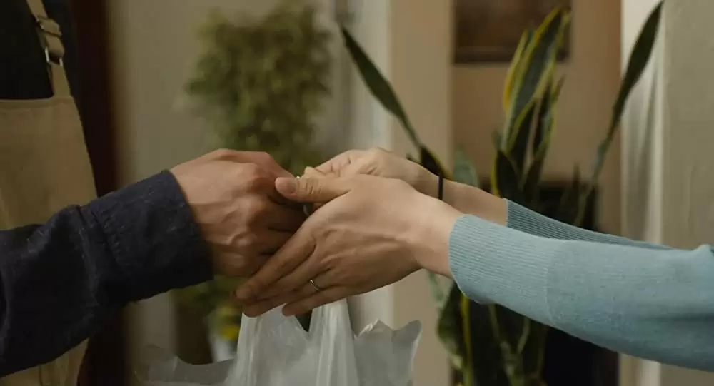 アンダー・ユア・ベッドの画像