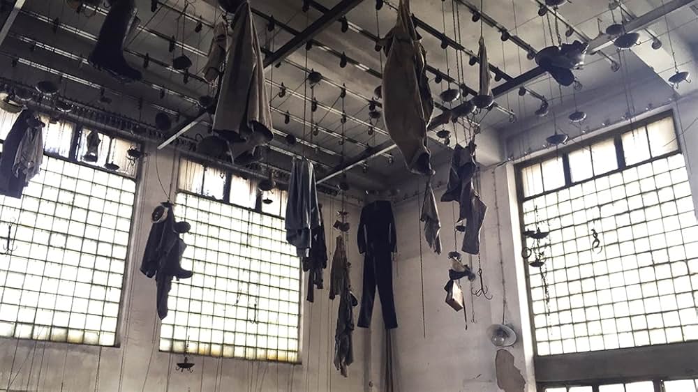 レッドツリー: ホロコースト生存者の記憶の画像