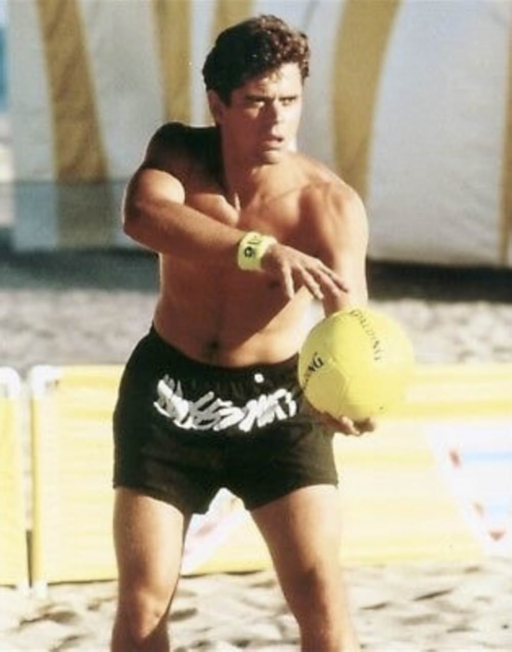 ビーチバレーに賭けた夏の画像