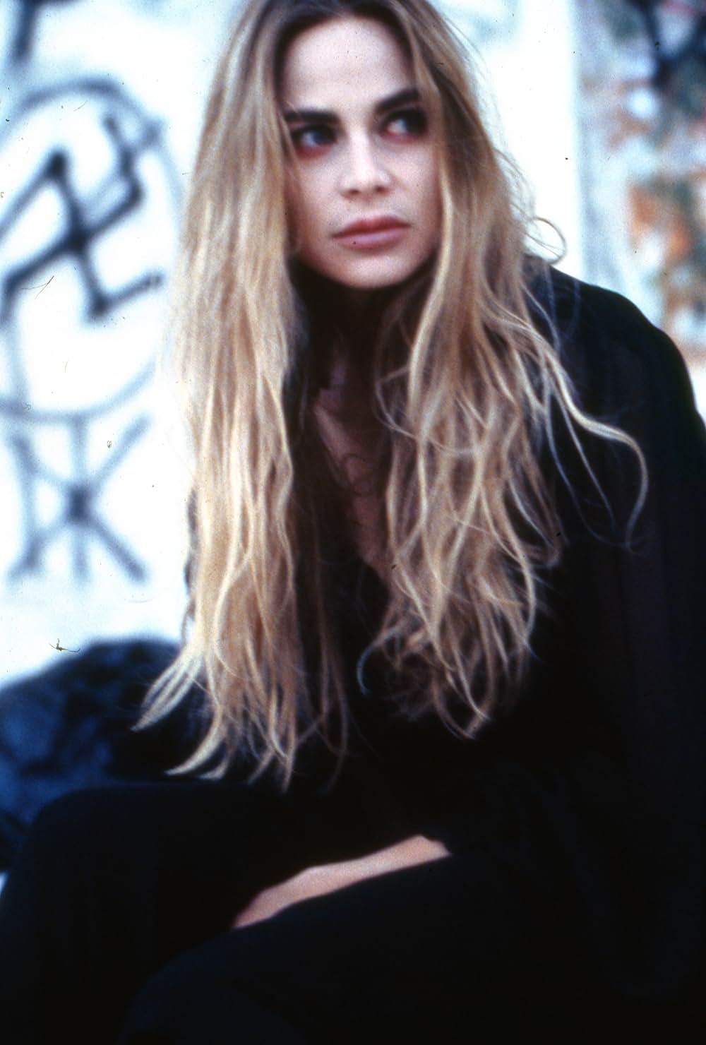 ハングリー・アイズ／蘇った吸血鬼ルイーズの画像