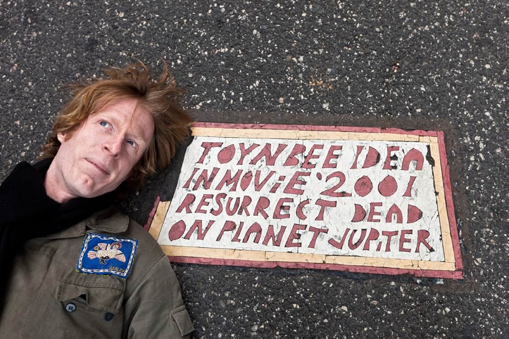 Resurrect Dead: The Mystery of the Toynbee Tiles（原題）の画像